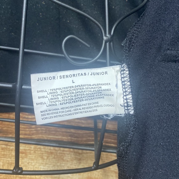 🦋EUC Black Blazer - Picture 4 of 5